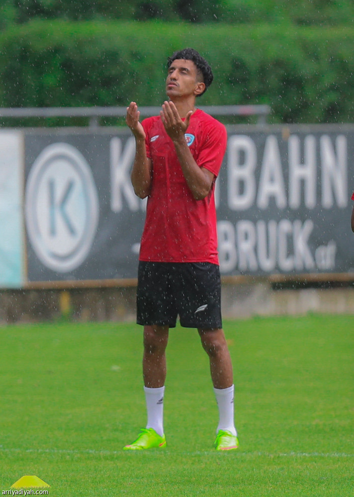 أبها يطبق مخطط الهجوم والدفاع