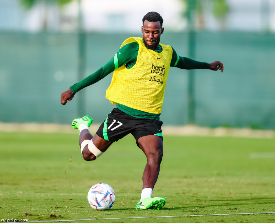 الأخضر يستأنف التحضيرات.. والفرج في الانفرادي