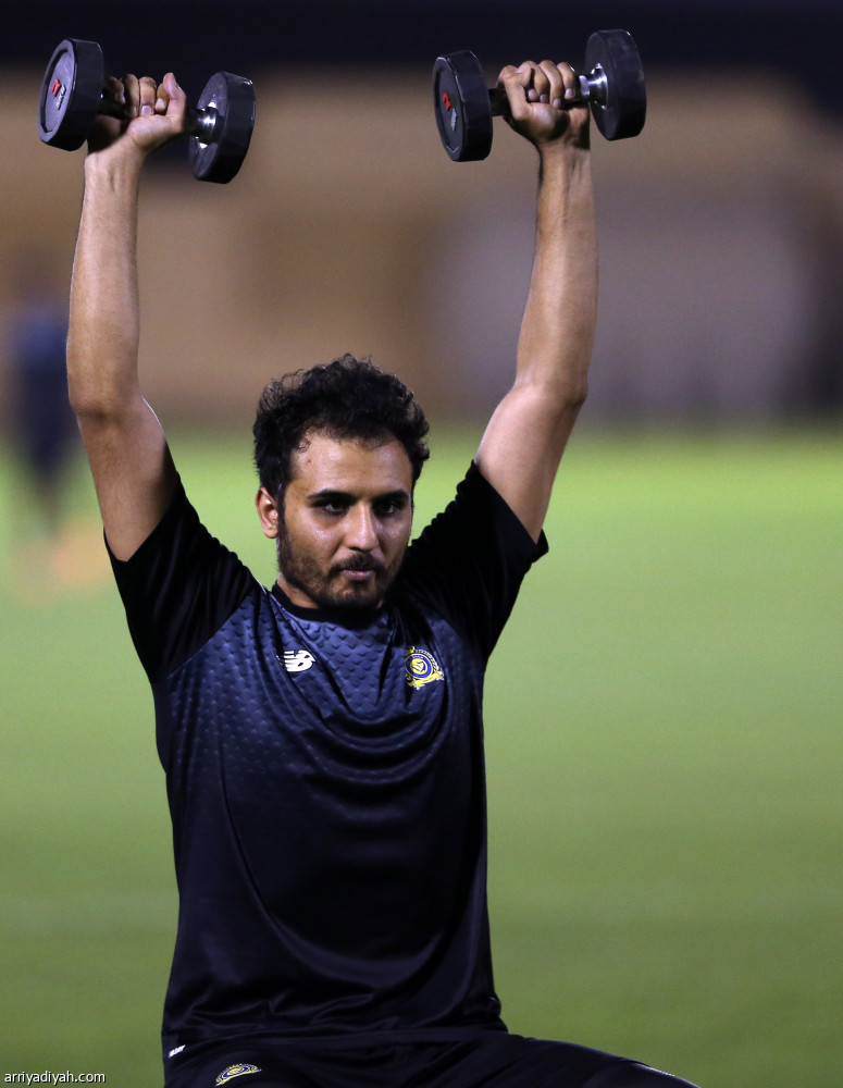 خميس والعنزي يشعلان تدريبات النصر