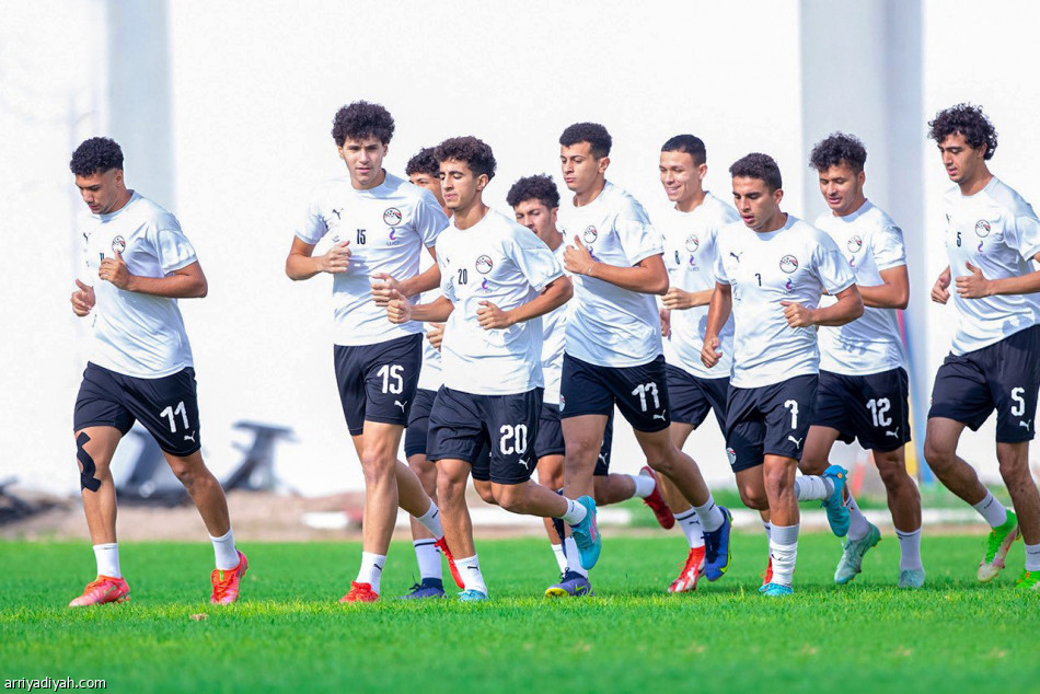 نهائي العرب
يجمع بين جابر وتلميذيه