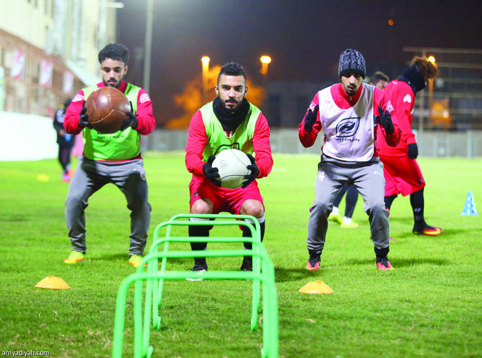 البياوي يفرض تدريبات الفترتين على اللاعبين
