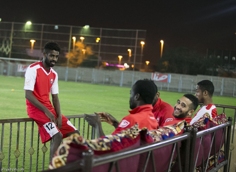 مدرب الرائد يكثف التدريبات التكتيكية إستعدادا للهلال