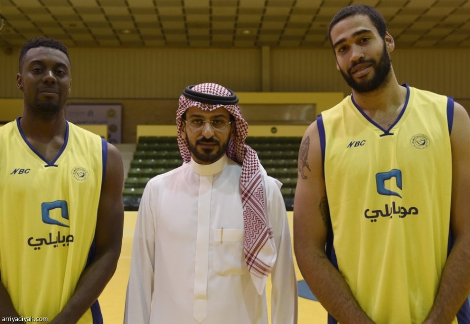 الجبرين يتواجد في تدريب النصر .. والتعاقد مع امريكي وكندي