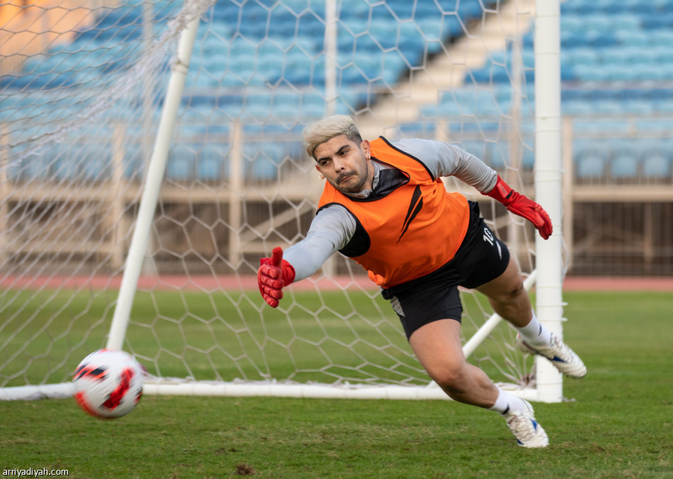 معسكر الشباب.. ايجالو ينضم وبانيجا حارس مرمى