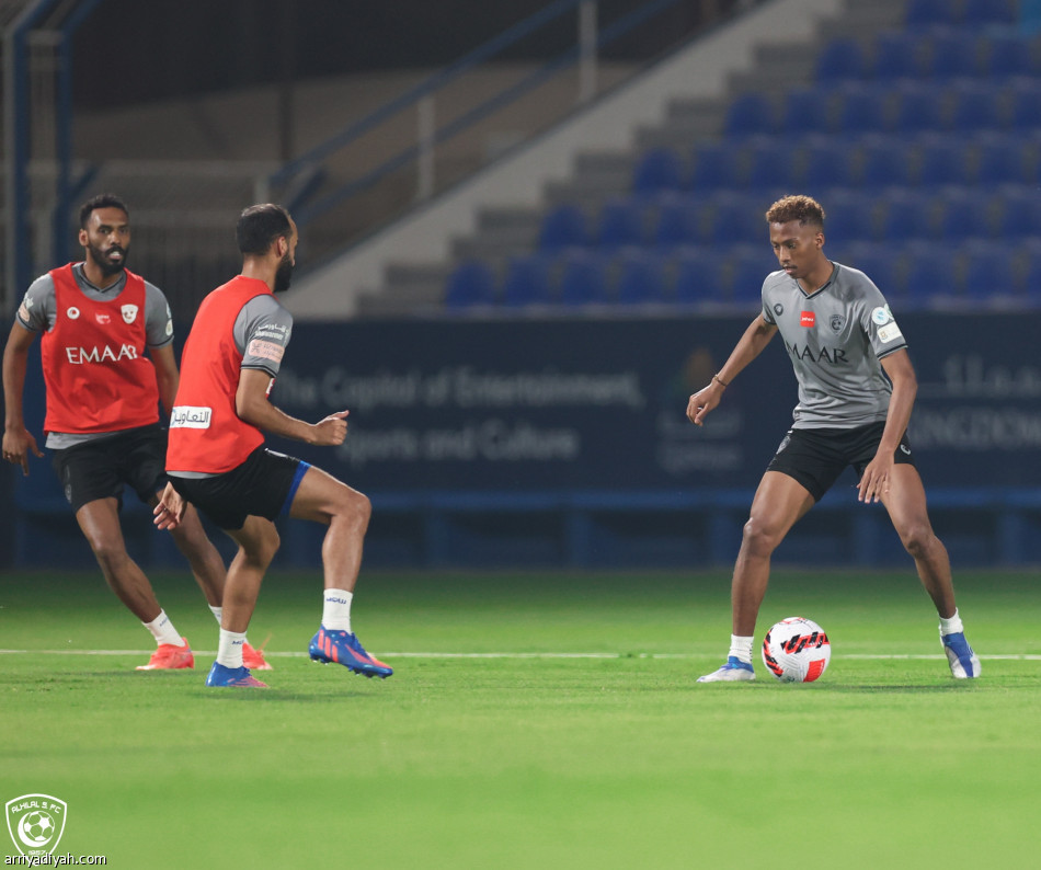 الهلال يتأهب بحصة تكتيكية ومناورة