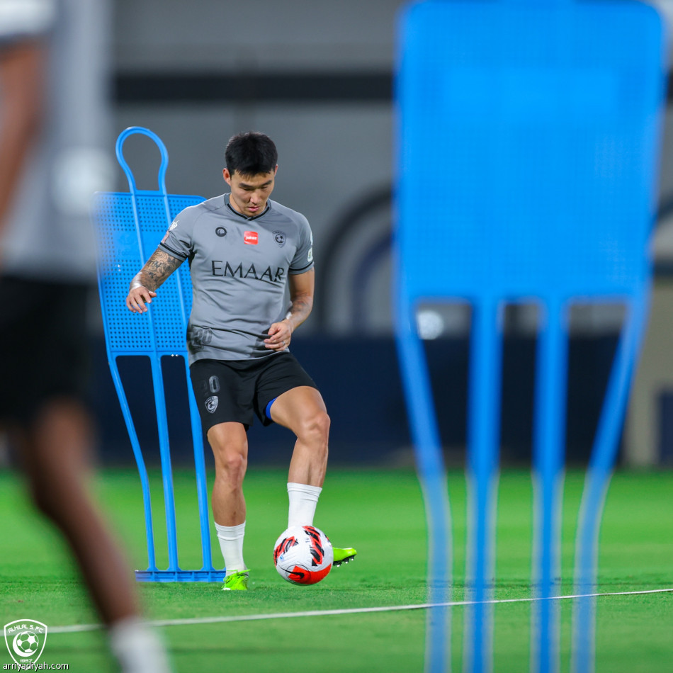 الهلال يستعيد الثلاثي قبل الفتح