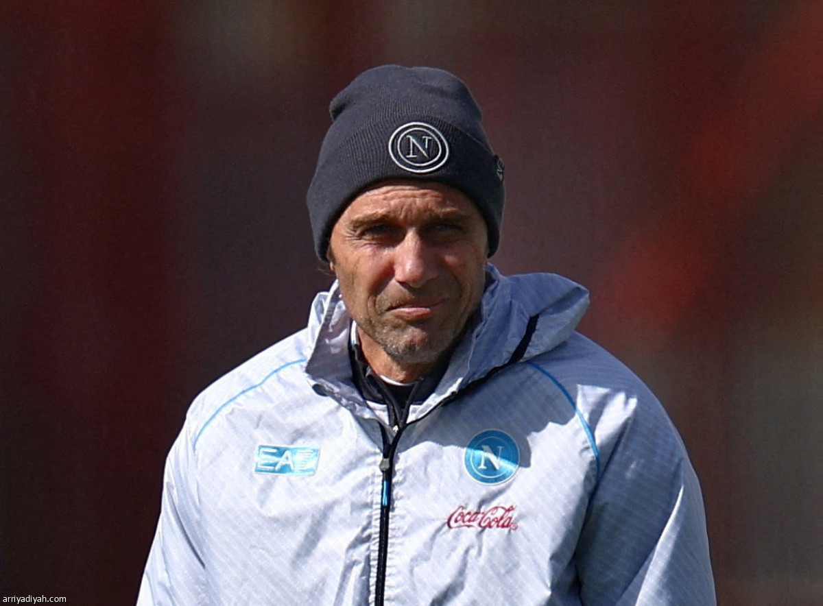 «المدرسة» تعد نابولي