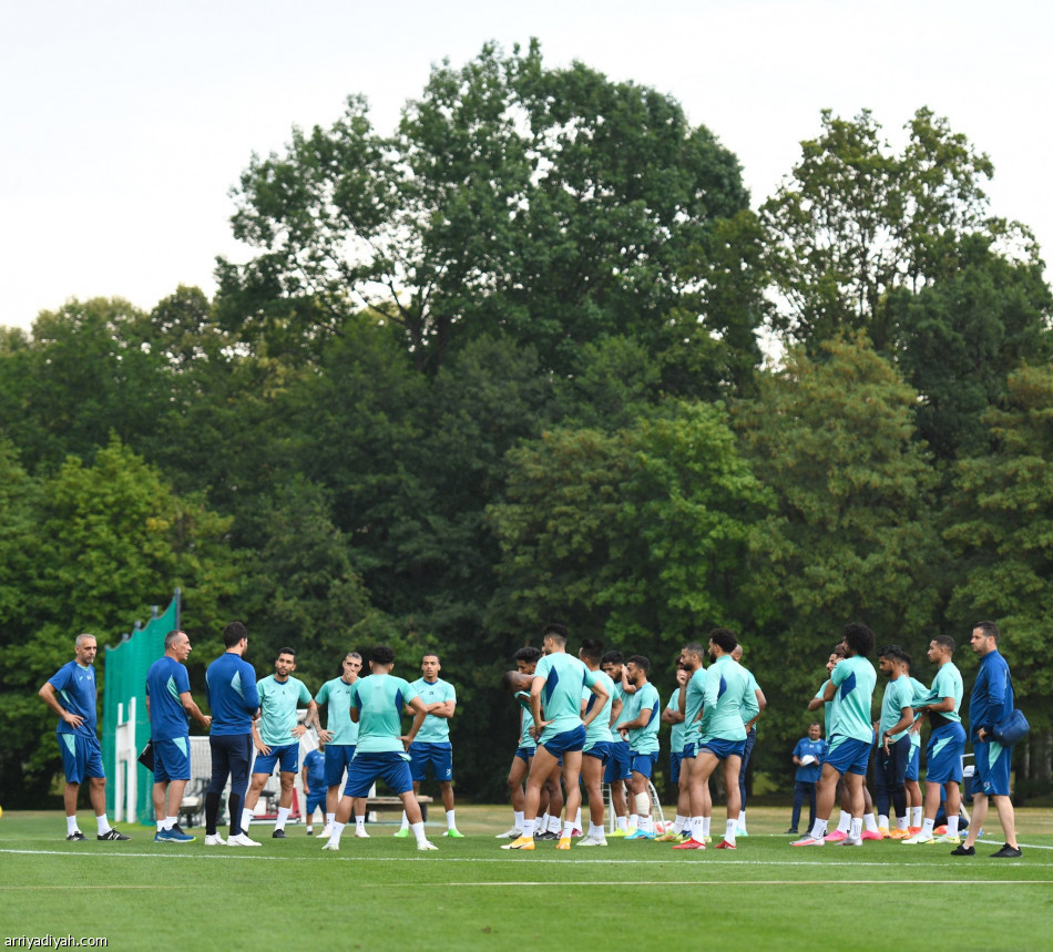 الفتح.. دونيس يكثف اللياقة في الغابات