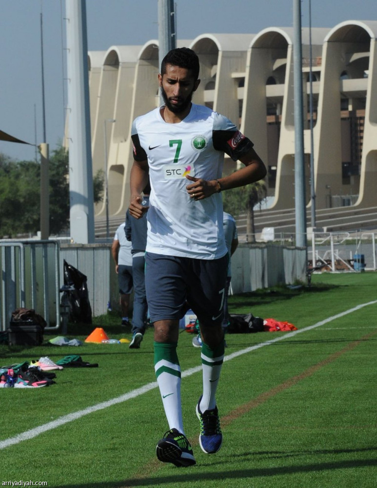 استعراض دفاعي هجومي في تدريبات المنتخب اليوم