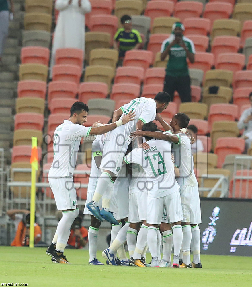قبل بيروزي.. الأهلي يدك مرمى الفتح برباعية