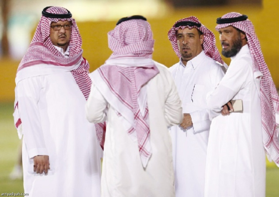 9 لاعبين يضعون النصر في مأزق