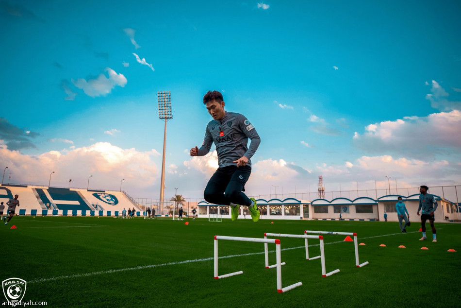 قبل السوبر.. الهلال يستعيد الفرج وجانج