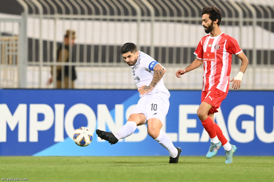 الشباب يعتلي الصدارة بثلاثية الجزيرة