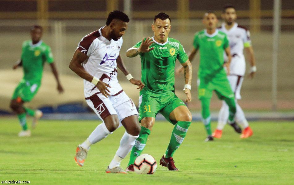 جدة 
يشارك ضمك صدارة الأولى