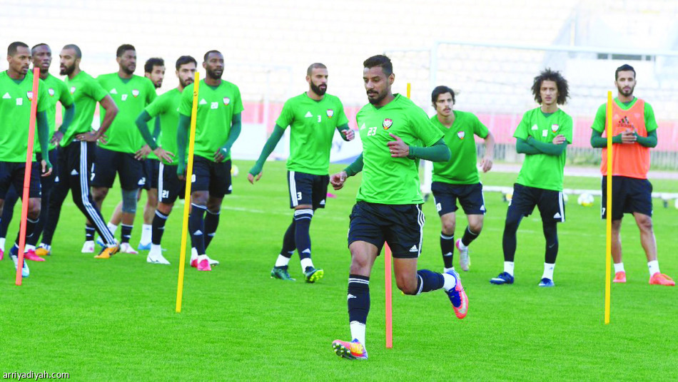 الإماراتي يستعد للأزرق بهجوم ثلاثي