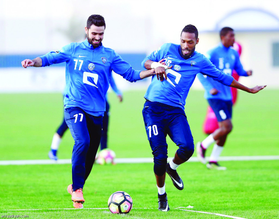 دياز يجهز العابد.. ويحذر المدافعين