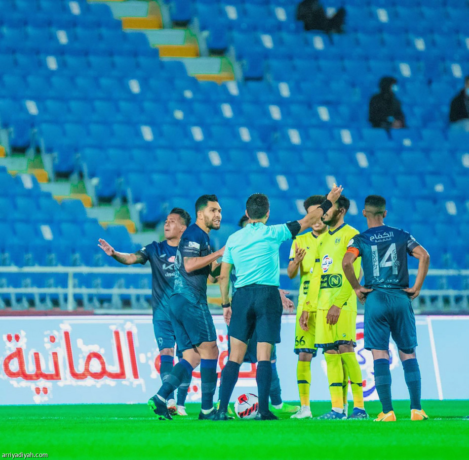 بـ9 لاعبين.. التعاون يصمد أمام الفتح