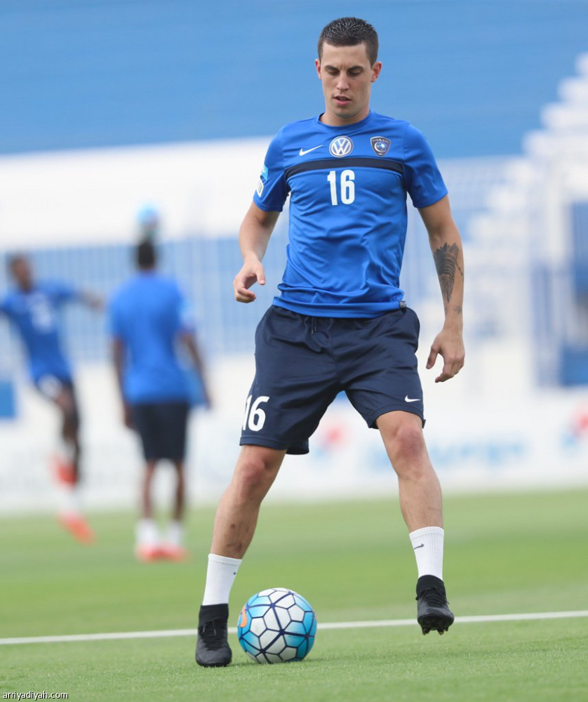 الهلال يغادر إلى مسقط بمهاجم واحد