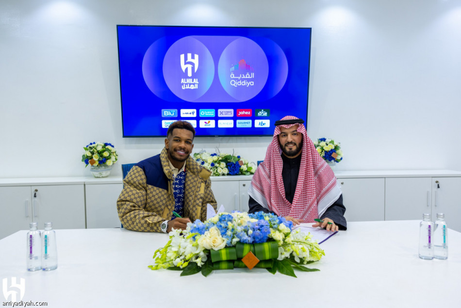 الهلال يمدد عقد البليهي عاما إضافيا