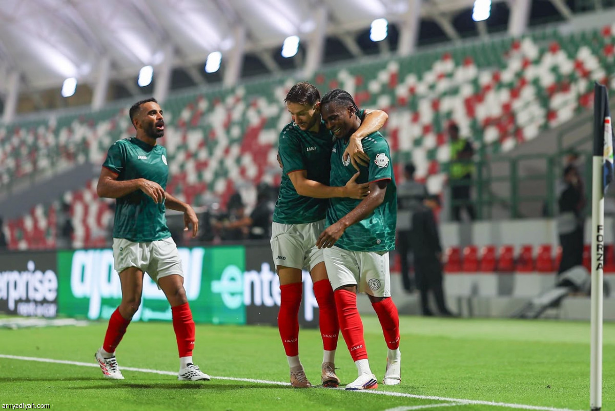 الاتفاق يفوز بالأربعة