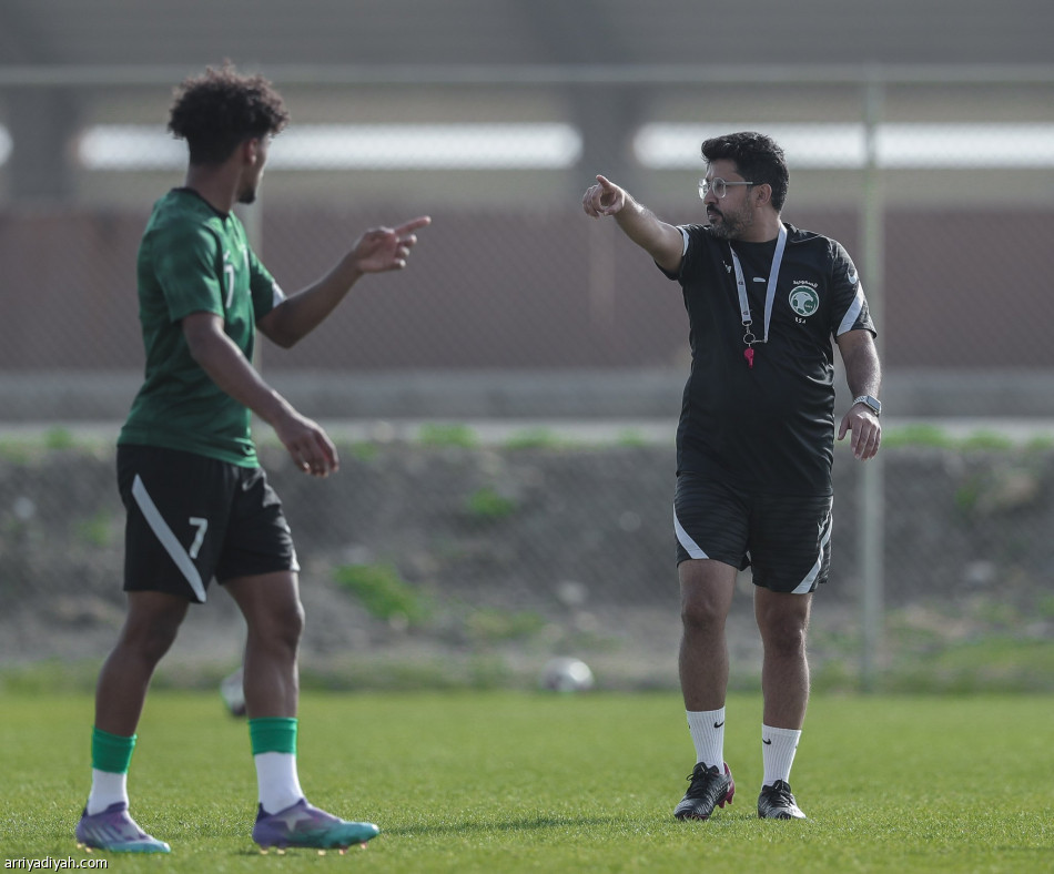 الأخضر الشاب يطبق خطة مواجهة اليمن