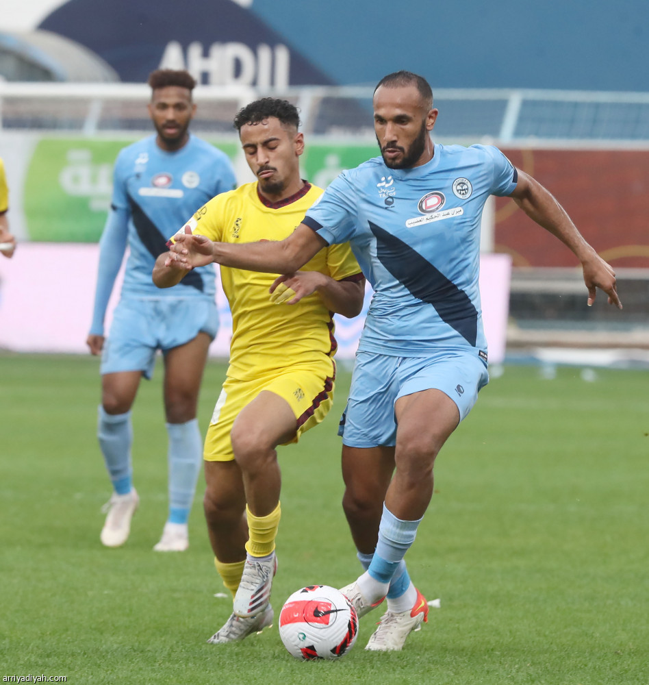 أبرو يقود الباطن لفوز قاتل على الحزم