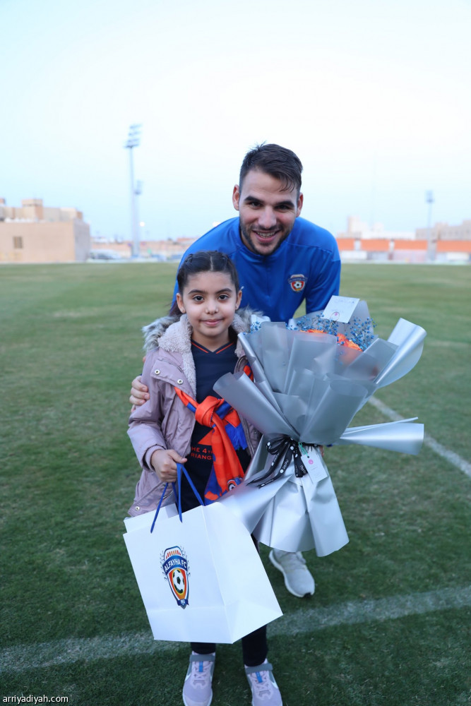 الفيحاء يُكرم المشجعة الصغيرة
