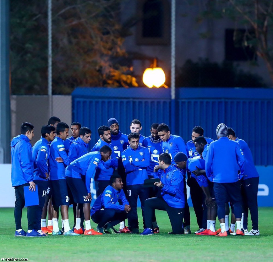 دياز يستقبل الهلاليين غداً في أبوظبي