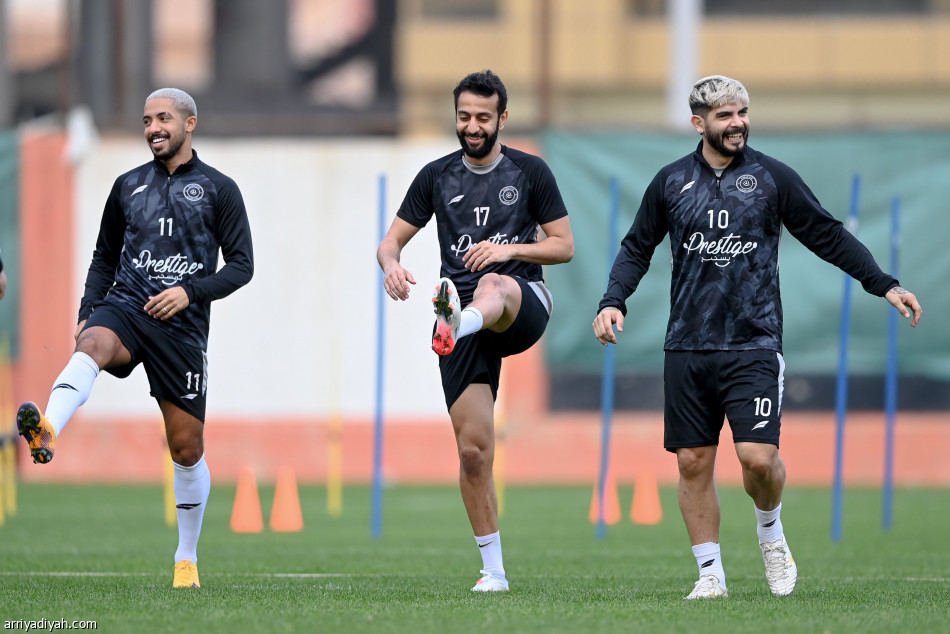 الشباب ينتهج التمرير السريع وإنهاء الهجمة