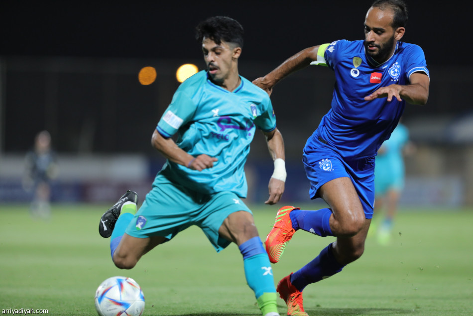 الهلال يجتاز اختبار الشعلة بثنائية إيجالو