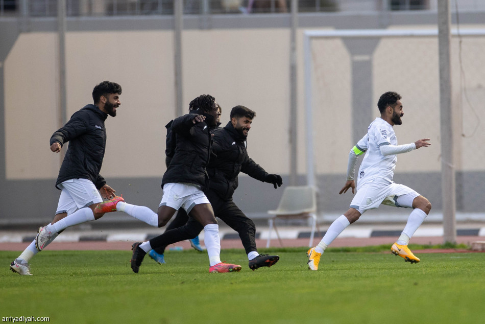 الطائي يقلبها على الفيصلي بثلاثية