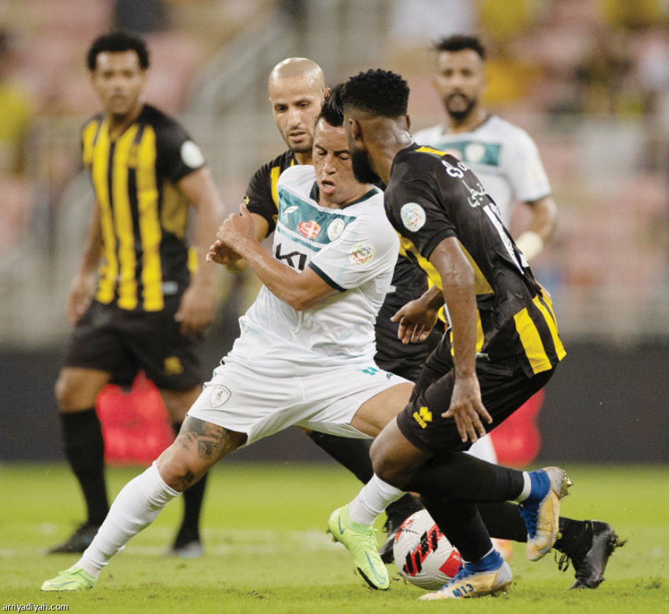 الثلاثية الثانية 
تعيد صدارة الاتحاد