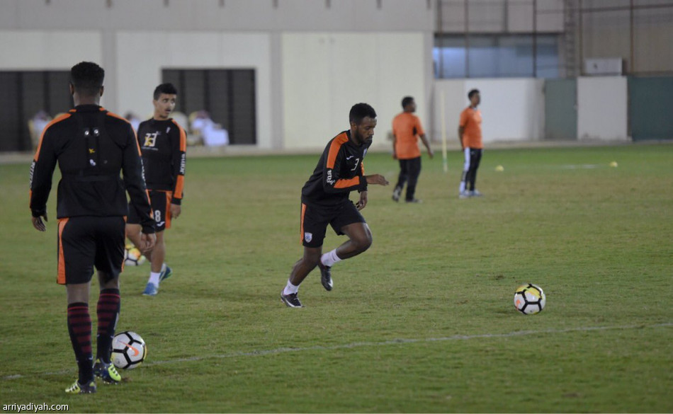 كارينيو يفتح ملف الاتحاد بمشاركة بن مصطفى