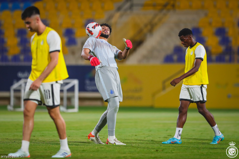 النصر.. روسو يمنح الخماسي الدولي إجازة