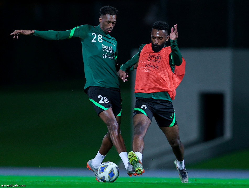 الأخضر.. رينارد يكثف التكتيك.. وهيثم يدخل التدريبات