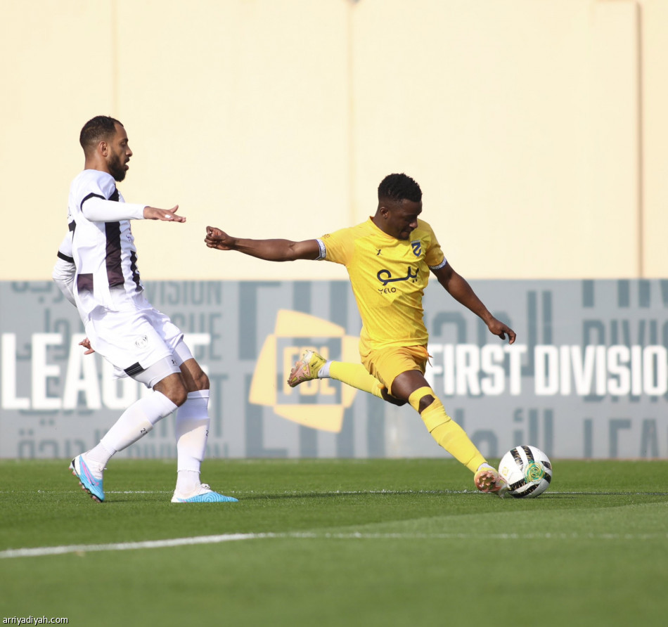 دوري يلو.. الحزم يواصل الصدارة بثنائية هجر