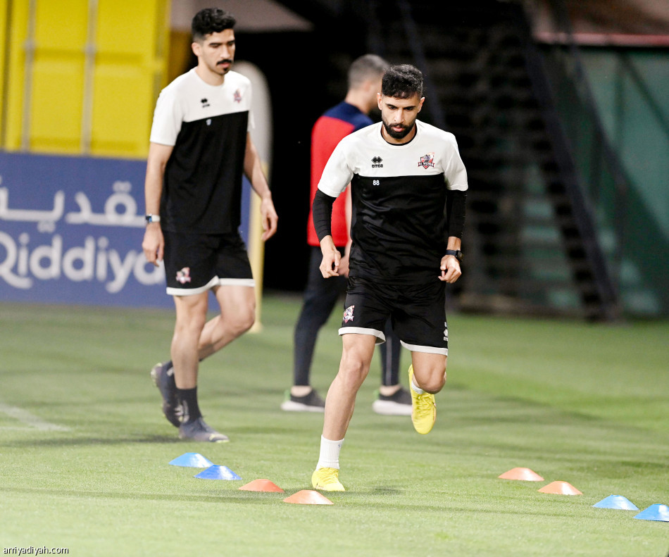 رونالدو.. 
موعد «الخامسة»