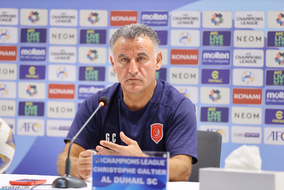 كاسترو.. 
يفاضل بين فوفانا وتيليس