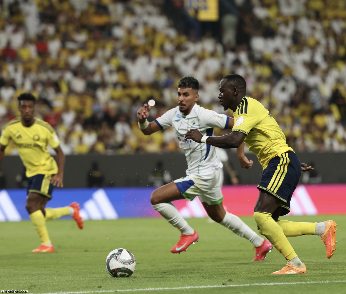 البطل يضرب