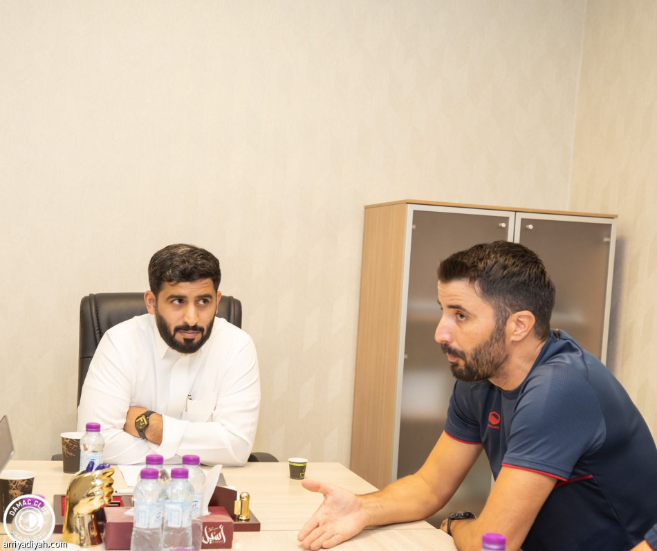 رئيس لجنة الحكام يزور ضمك