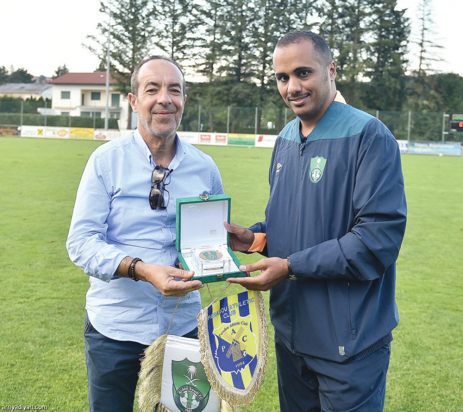 الأهلي
يتعادل
مع بارادو
