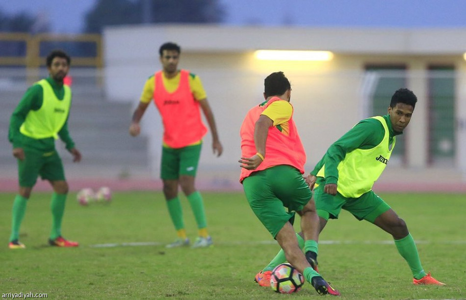 الخليج يستأنف تدريباته .. والعليوي ينتظم في الجماعية