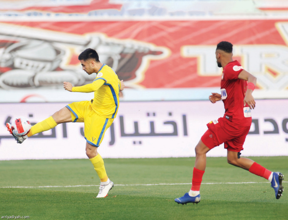 تاليسكا
يعادل صدارة جوليانو