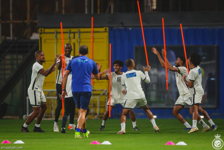 أبوبكر يتدرب في النصر قبل الشباب