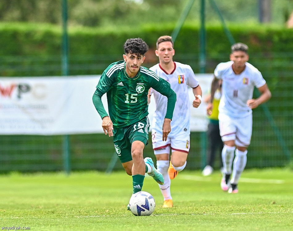 أخضر 23 يخسر أمام فنزويلا في «تولون»