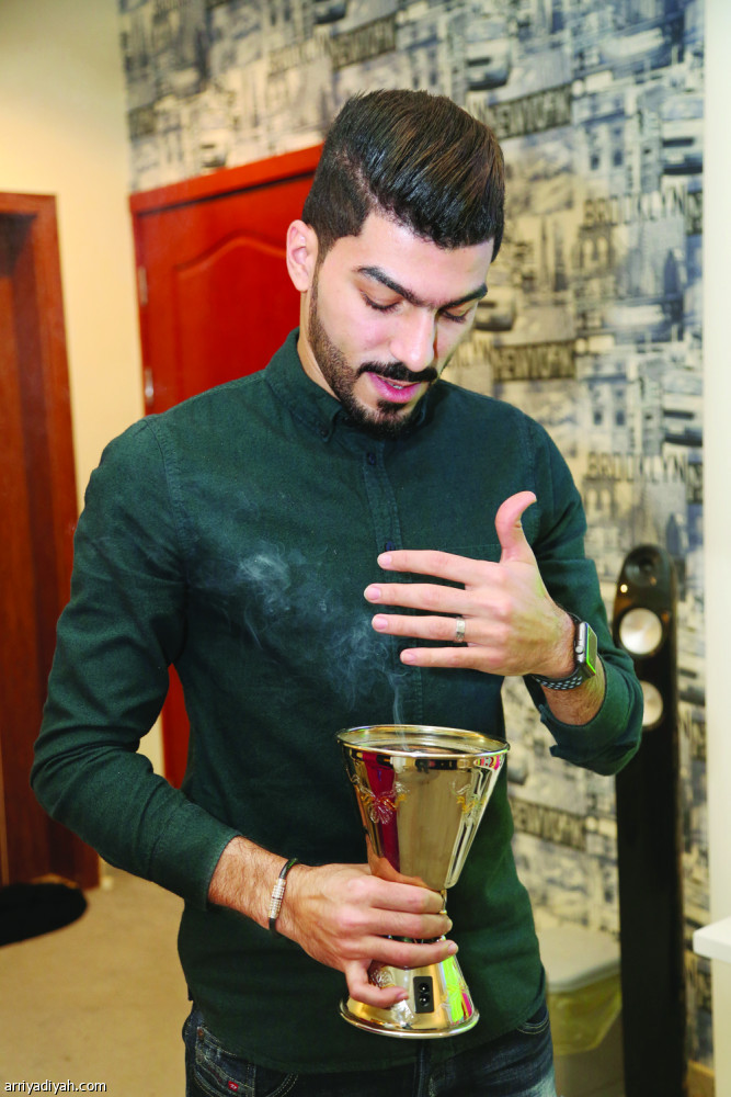 الأهلاويون كسروا زجاج سيارتي