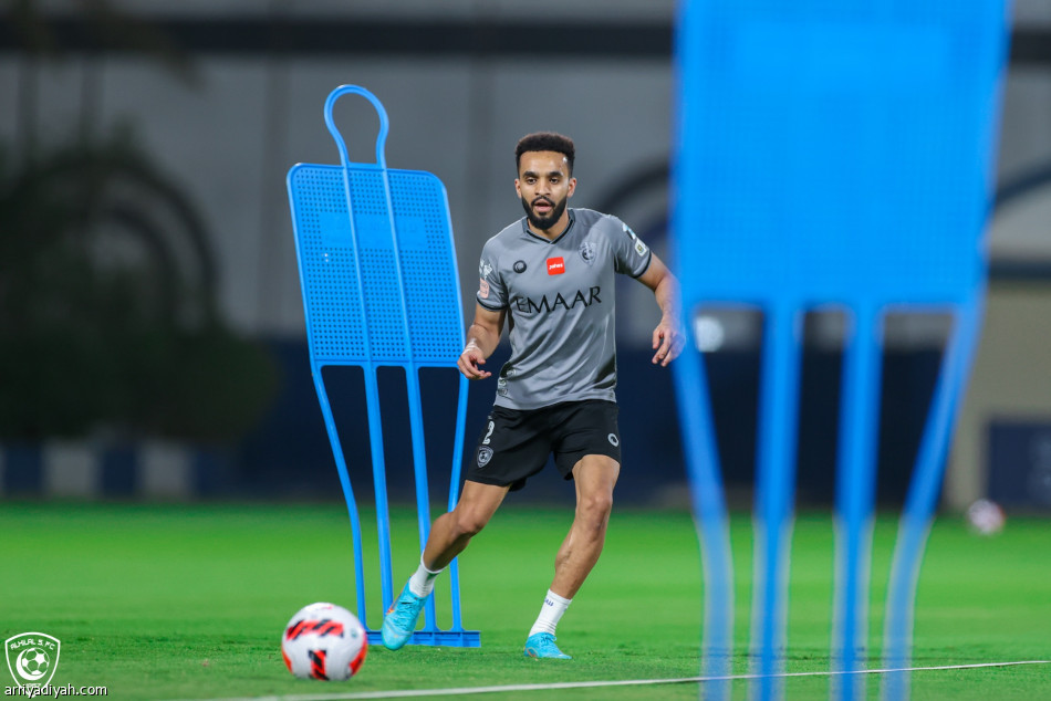 الهلال يستعيد الثلاثي قبل الفتح