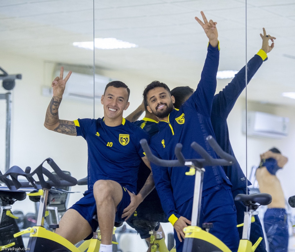 التعاون يفتح ملف الشباب