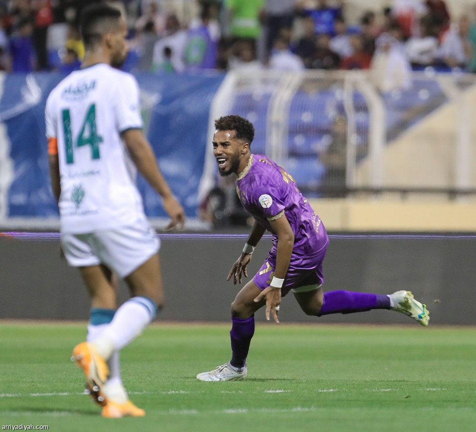 الطائي يبتعد عن الخطر بنقاط الفتح