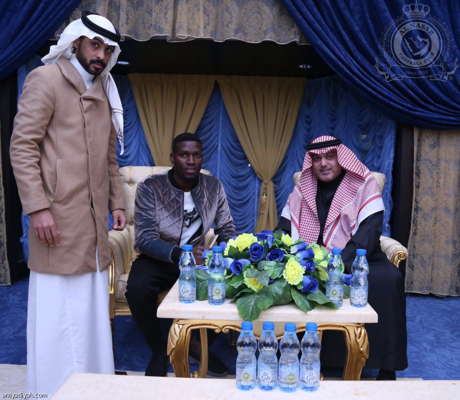 الداعم يواصل تجديد عقود لاعبي النصر 